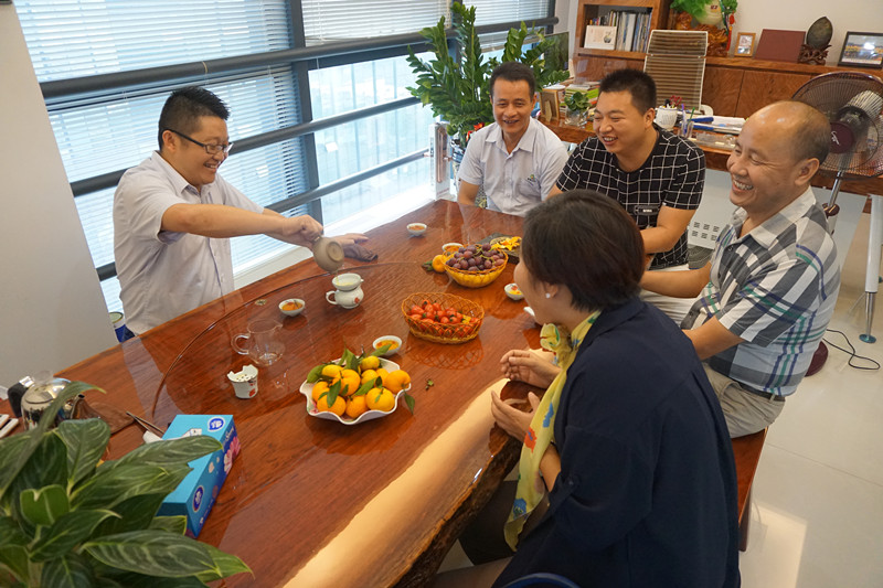 湖南商會家具協會會長李祖成先生到訪漆強化工